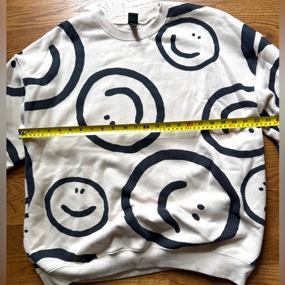 WILD FABLE Smiley Face Cream Pullover - Picture 10 of 10